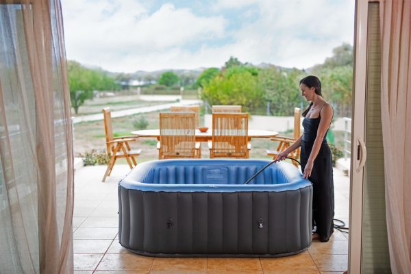 10 Essential Tips for Maintaining Hot Tub Safety