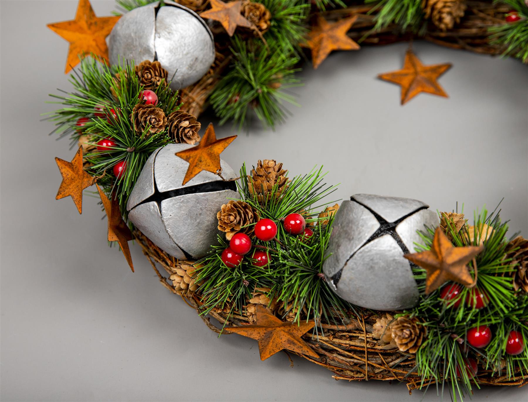 25 Cm Wreath With Silver Bells