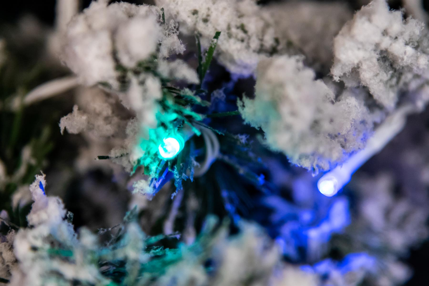 Pre-Lit Multicolour Leds Lapland Fir Snow Flocked Garland 2M