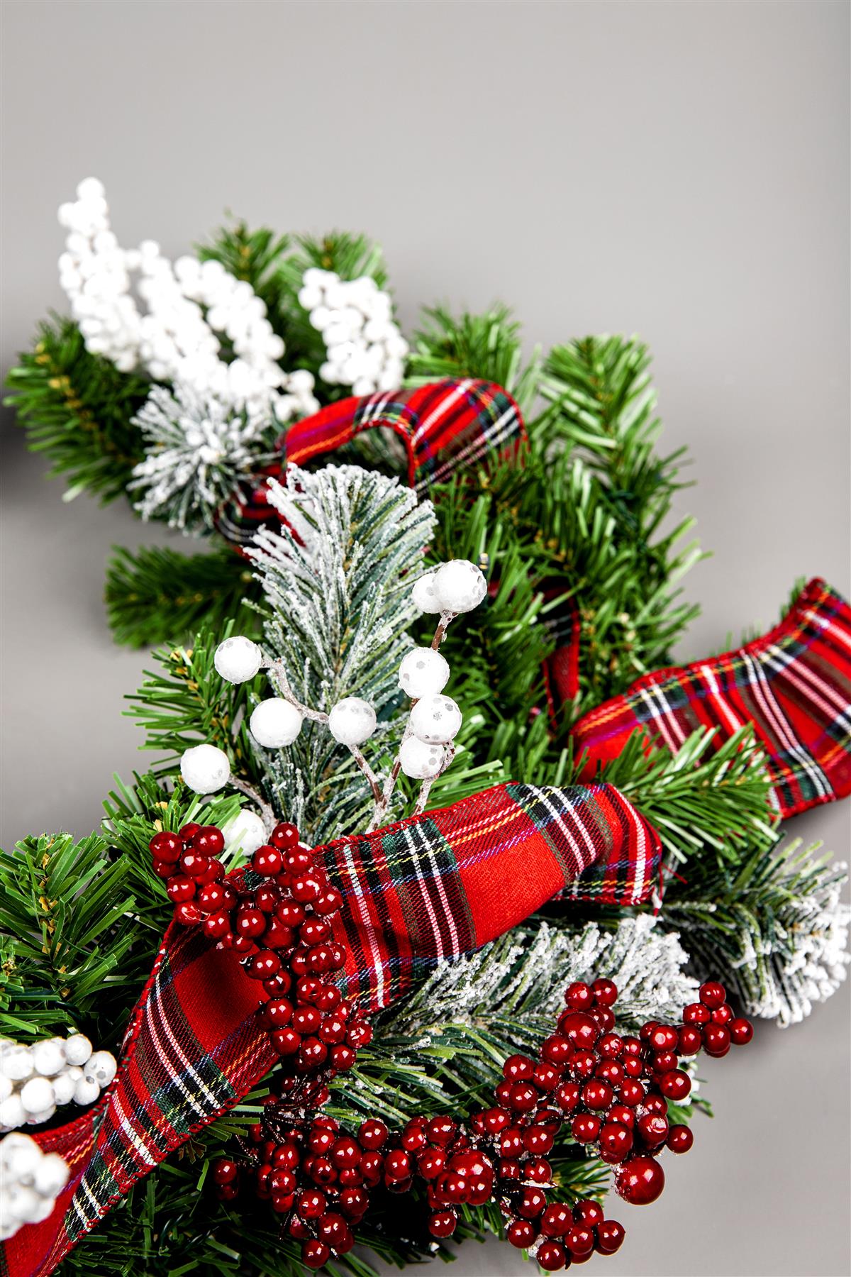 2M B/O Pre Lit Frosted /Tartan Ribbon Garland With 50 Ww Leds