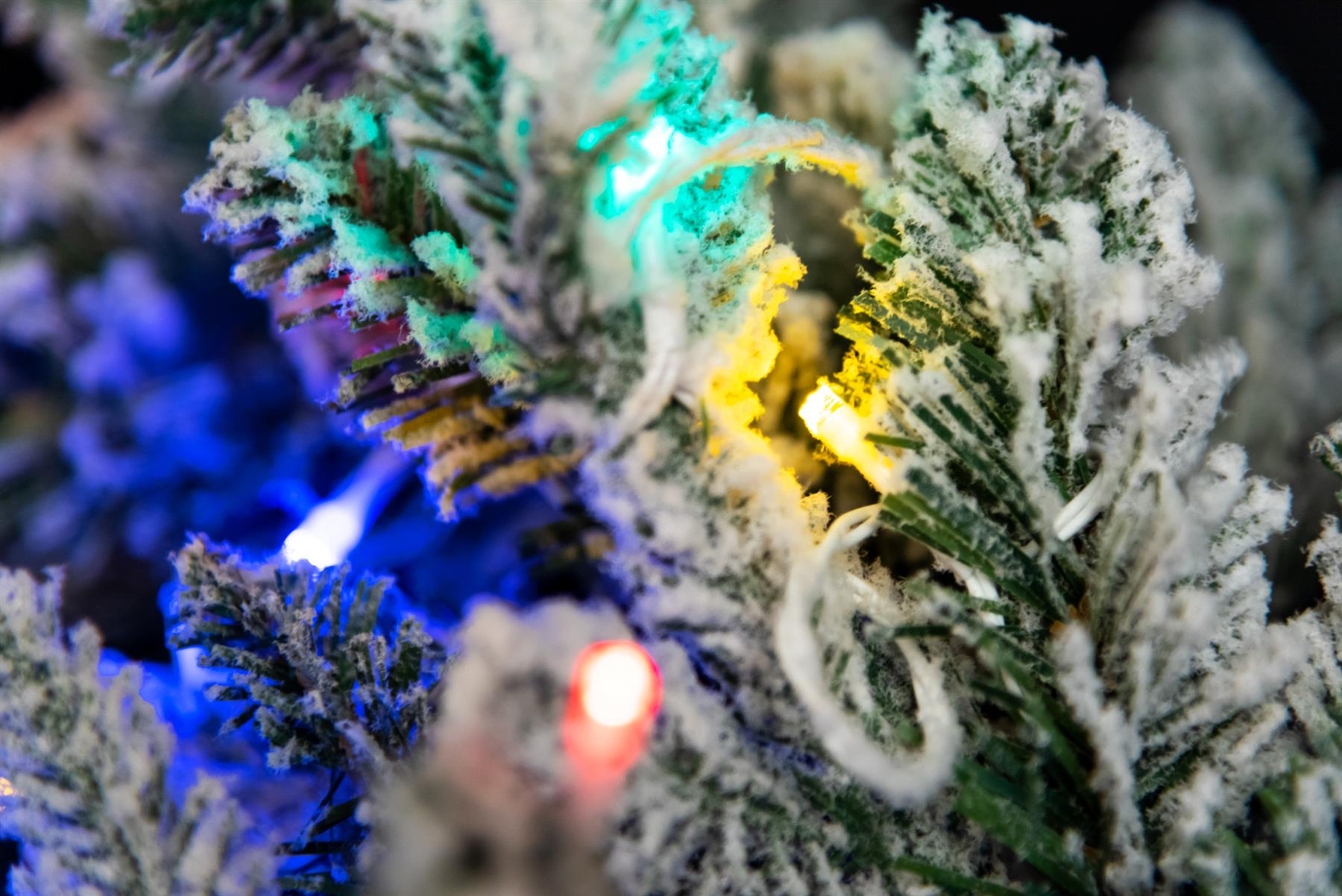 Pre-Lit Multicolour Leds Lapland Fir Snow Flocked Garland 2M