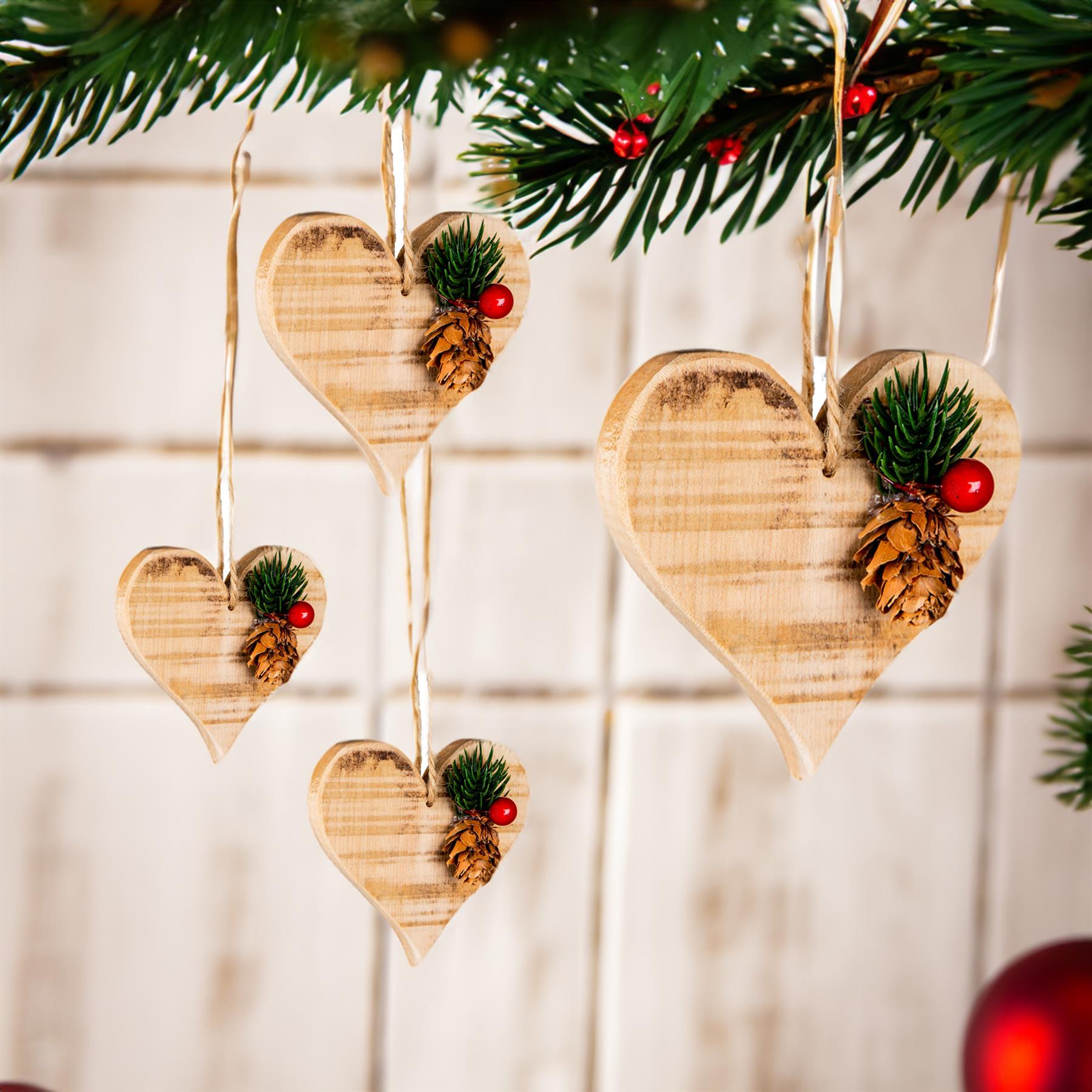 4Pcs Wooden Craft Assorted Shapes - Heart,Tree,Star,Reindeer- Christmas Tree Hanging Decorations