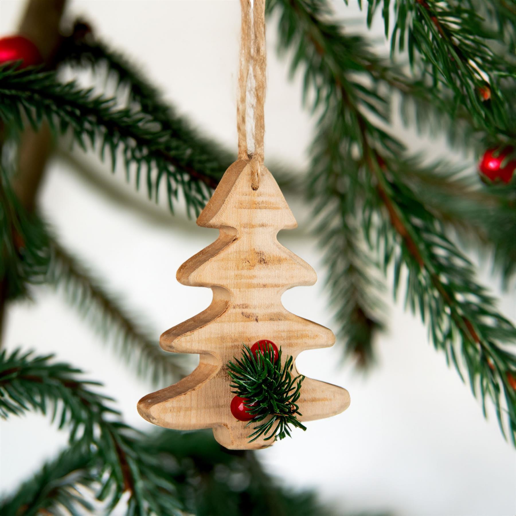 4Pcs Wooden Craft Assorted Shapes - Heart,Tree,Star,Reindeer- Christmas Tree Hanging Decorations