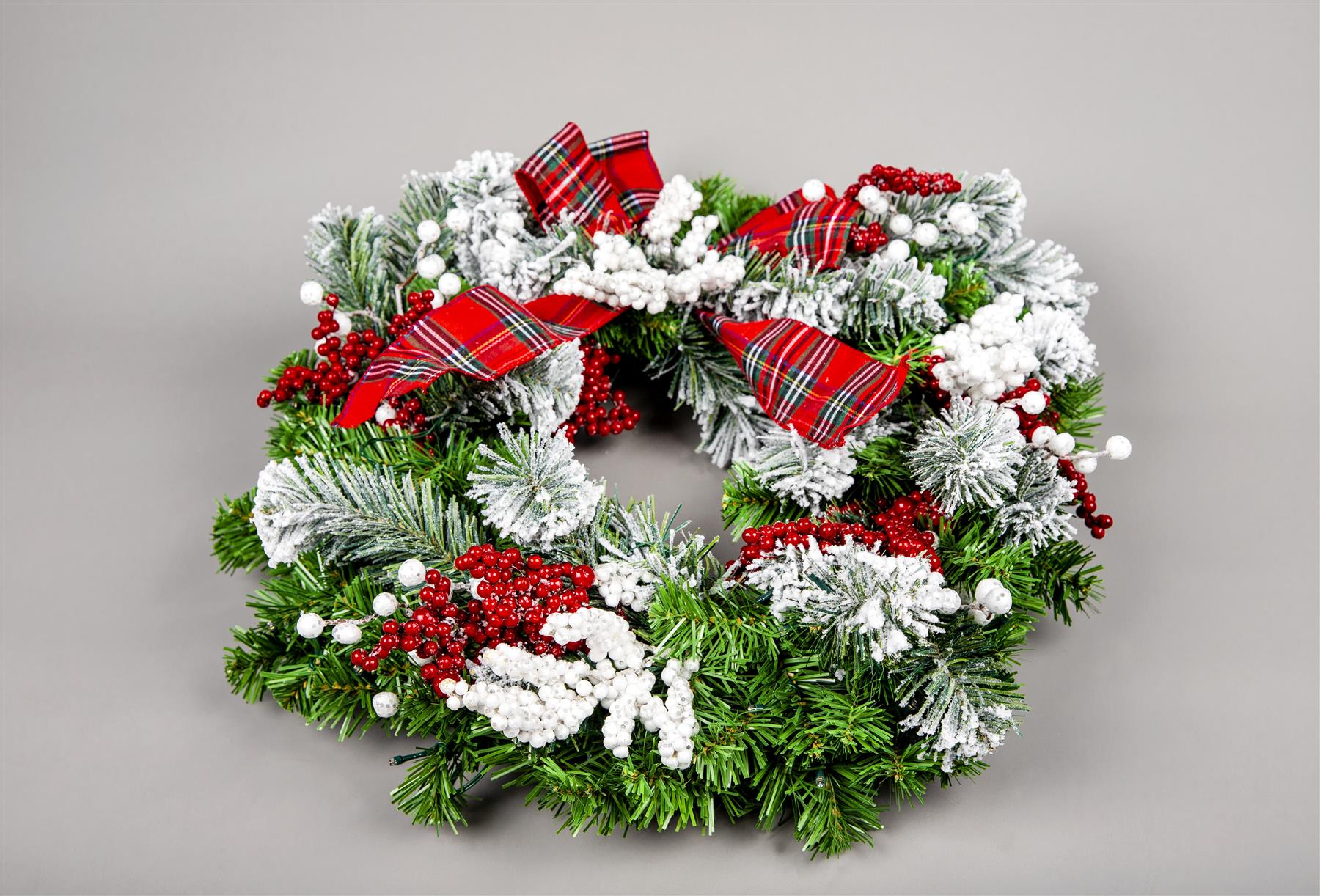 60Cm B/O Pre Lit Frosted /Tartan Ribbon Wreath With 50 Ww Leds