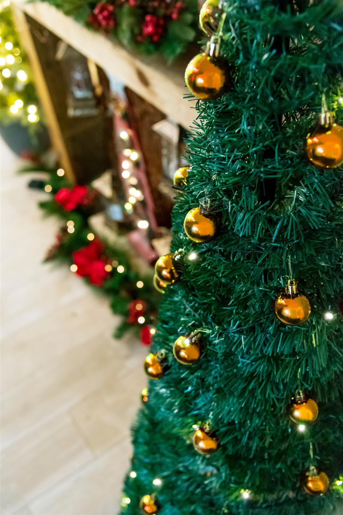 5FT Pop Up Christmas Tree Pre Lit Battery Operated LED Gold Baubles Xmas Decor