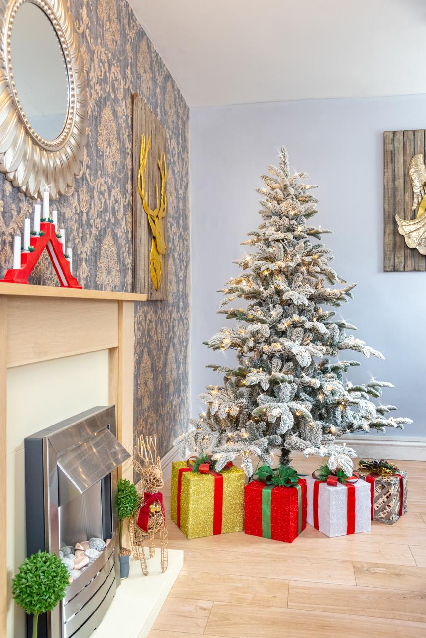 Christmas Tree Pre Lit Flocked Snow Covered Luxury Hinged Xmas Home Decor 6FT