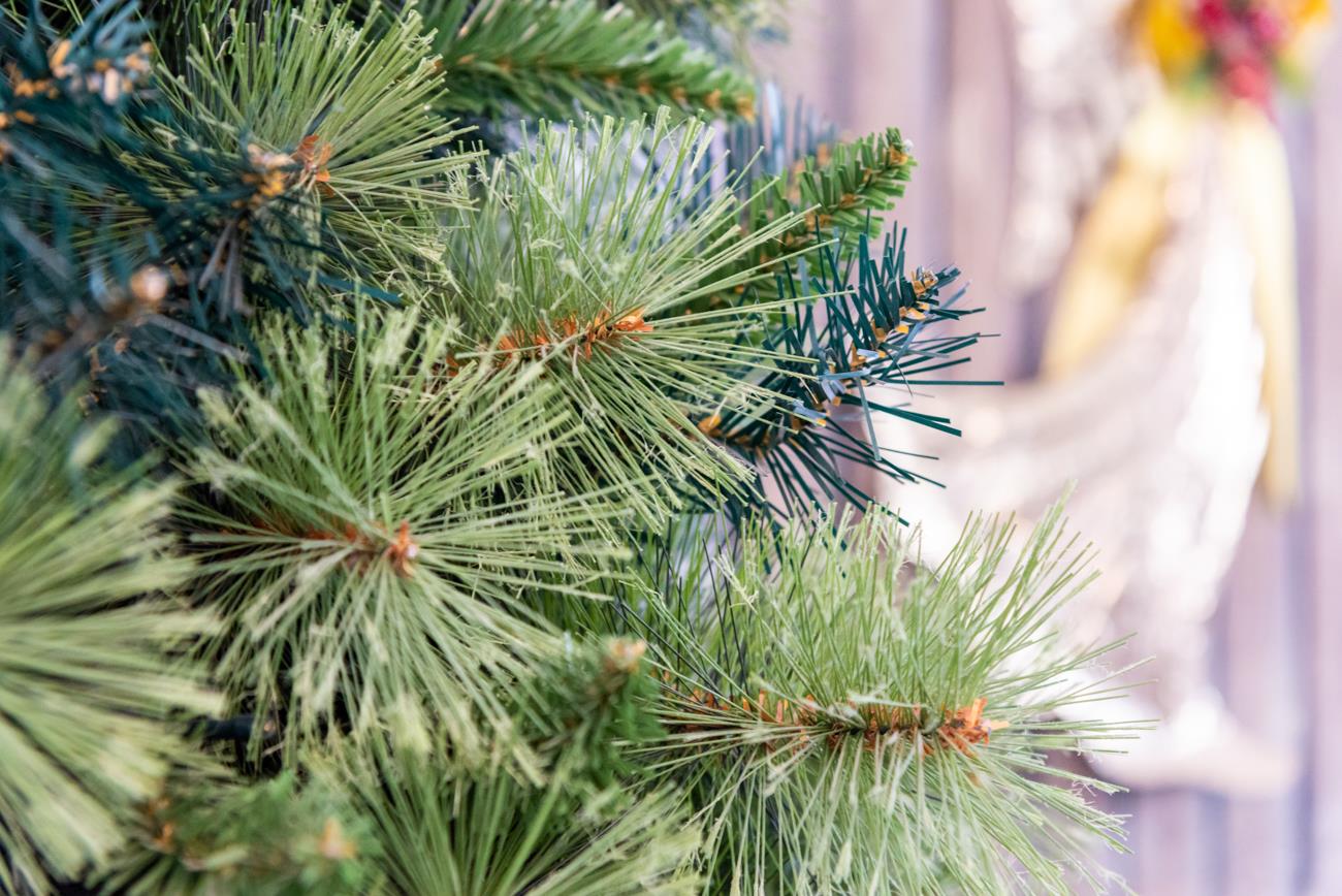 Kentucky Pine Green Pencil Needle Tips Plain Bushy Artificial Christmas Tree Holiday Premium Home Xmas Festive Decorations, PVC, 7FT