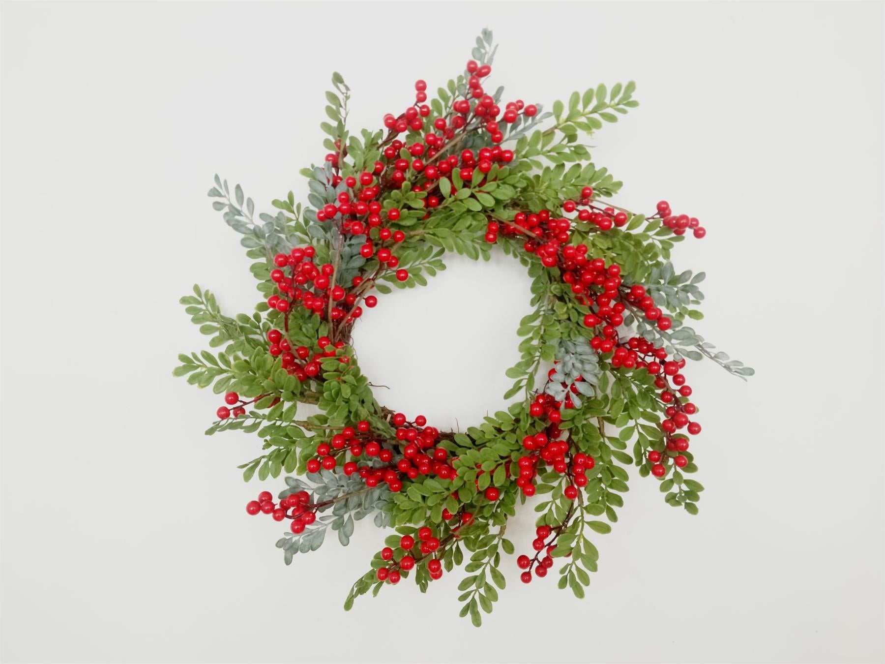 Natural Looking Wreath Decorated With Berries & Leaves 50Cm