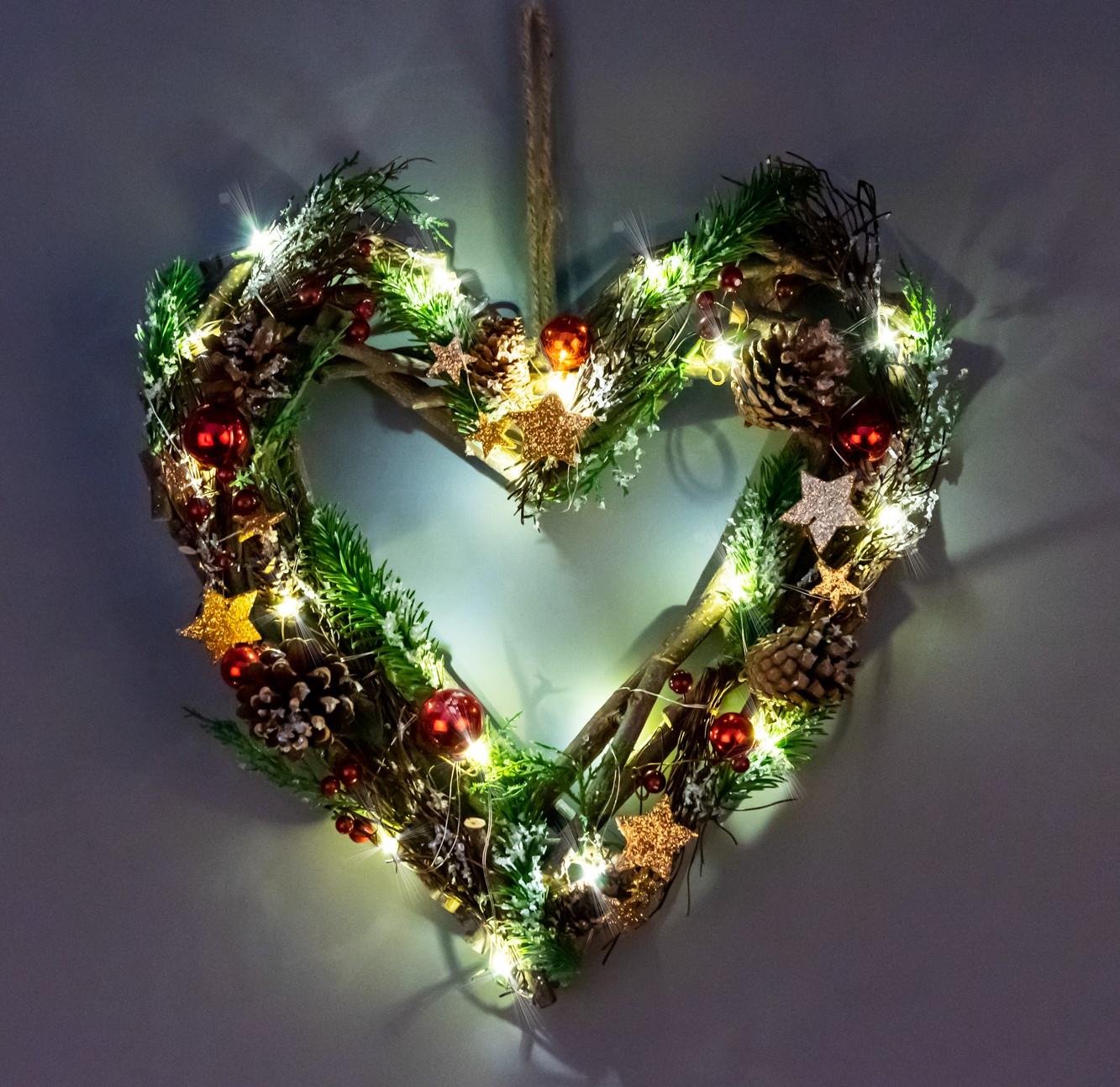 35Cm B/O Led Twig Hanging Heart Red/Brown