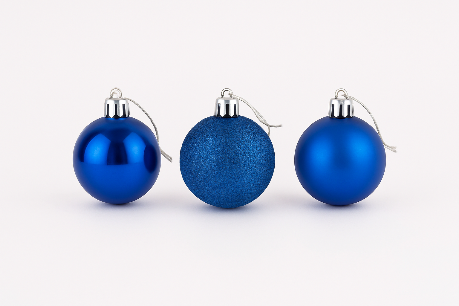 12pcs Christmas Baubles Tree Ornaments Blue Balls Xmas Hanging Decorations 30mm 12pcs Christmas Baubles Tree Ornaments Blue Balls Xmas Hanging Decorations 30mm