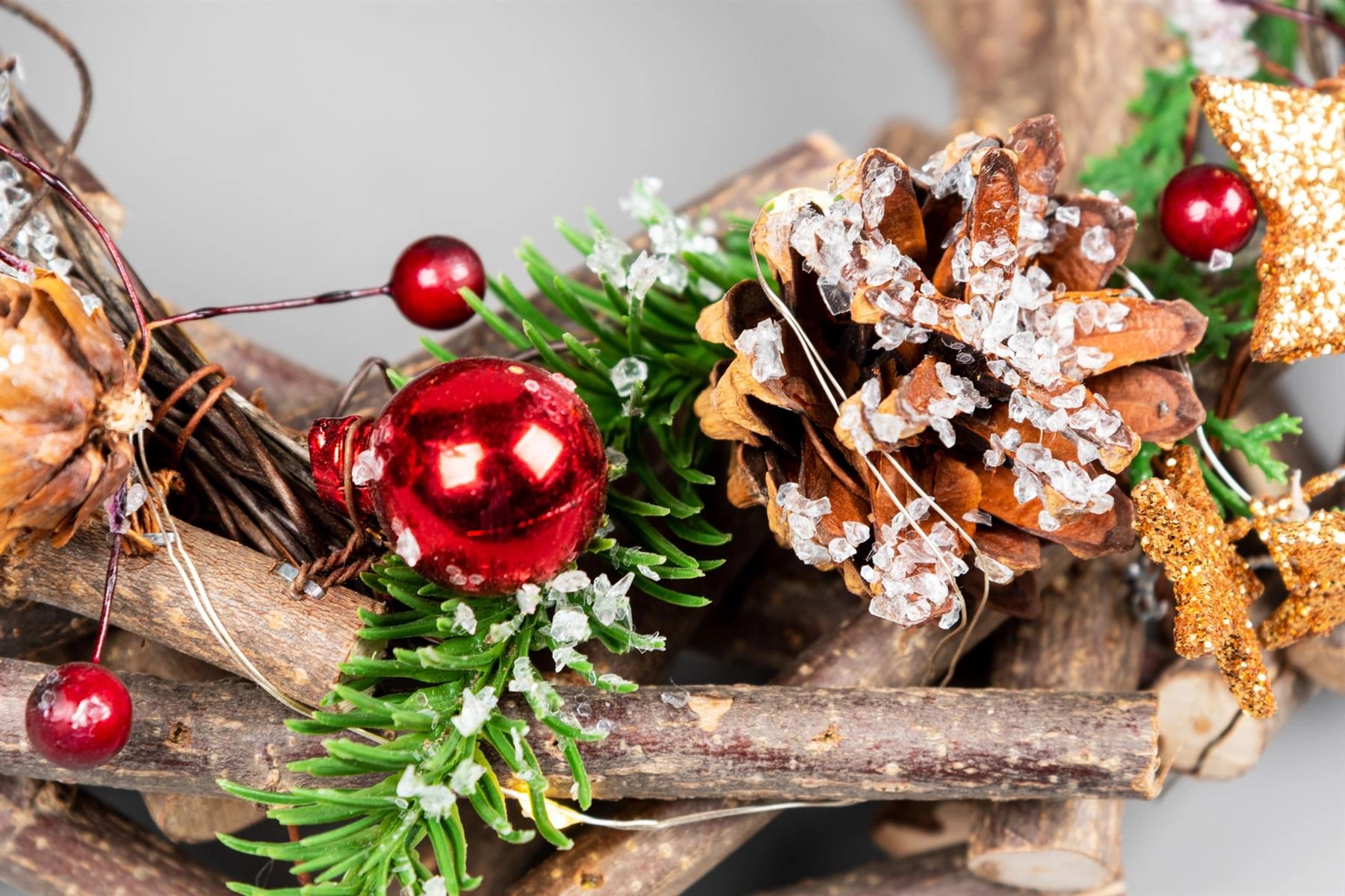 22cm Christmas Wreath Prelit Red Baubles LED Wooden Twig Hanging Xmas Home Decor