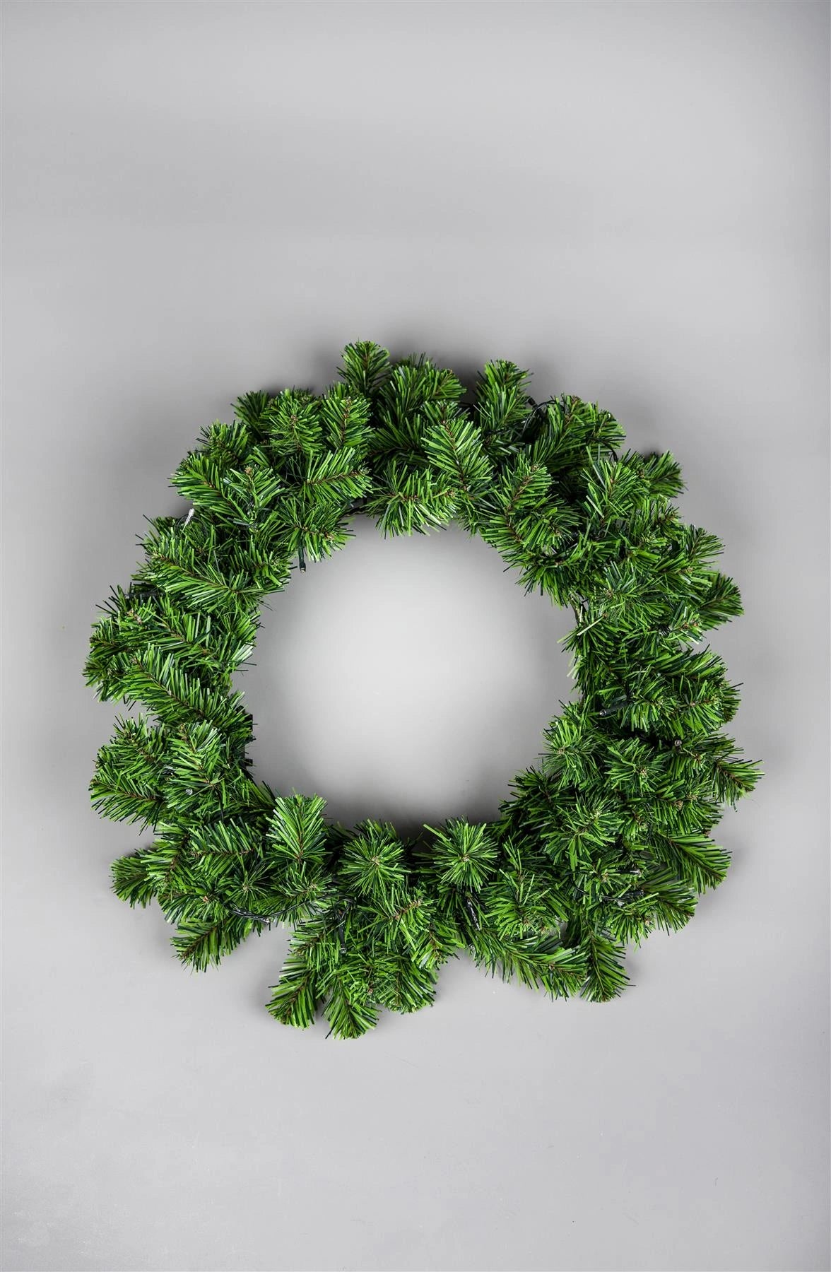 Pre-Lit Multicolour Leds Alaskan Pine Green Wreath 55Cm