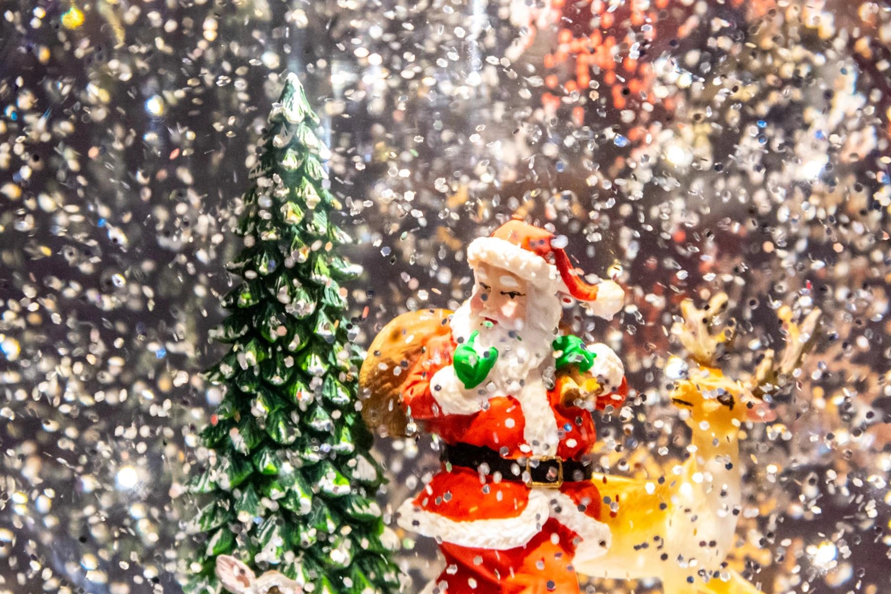 Christmas Lantern Santa Scene Globe Musical Glittering Light Up Xmas Home Decor