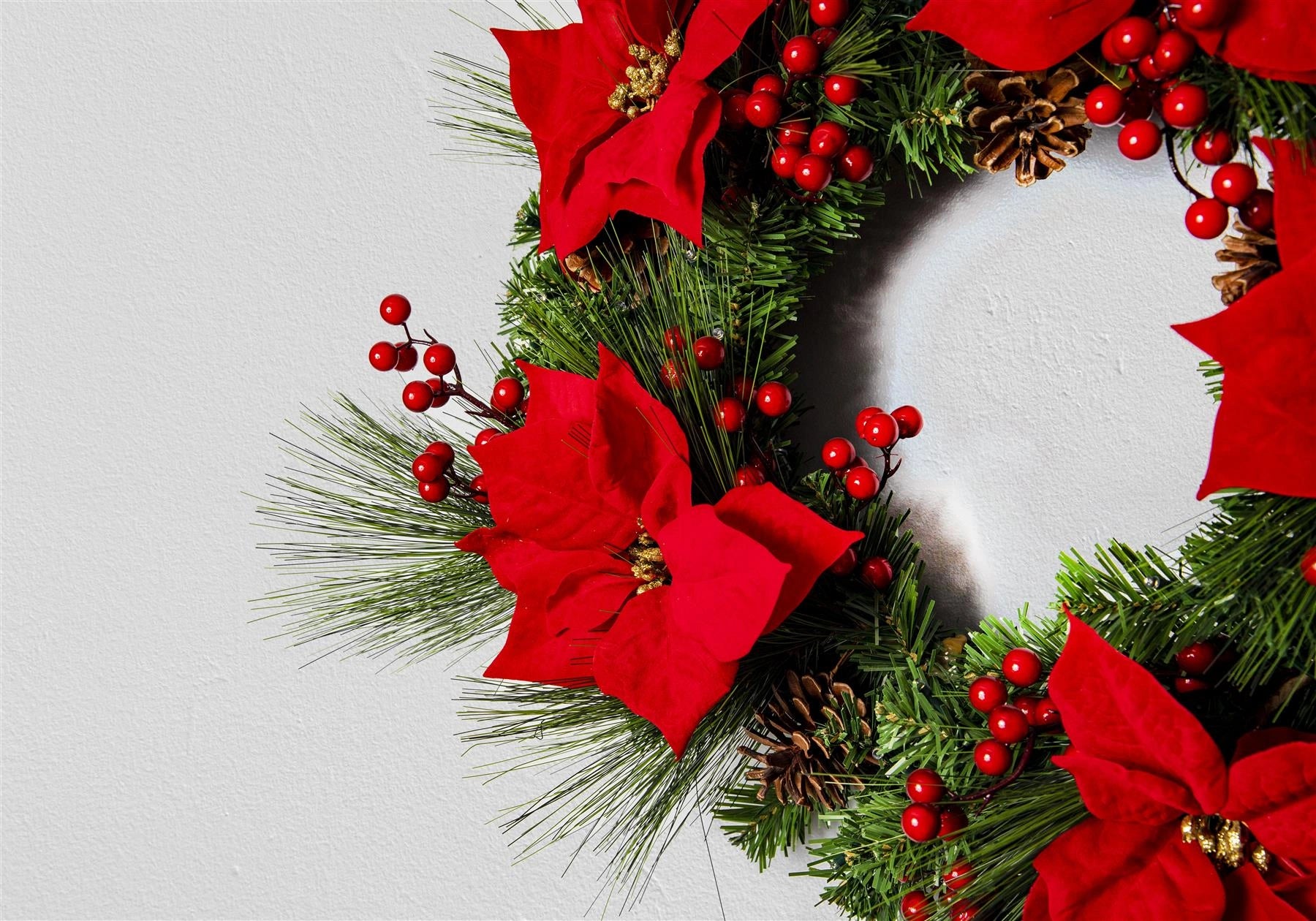 60cm Christmas Wreath Pre Lit Red Berries Door Wall Home Xmas Hanging Ornaments