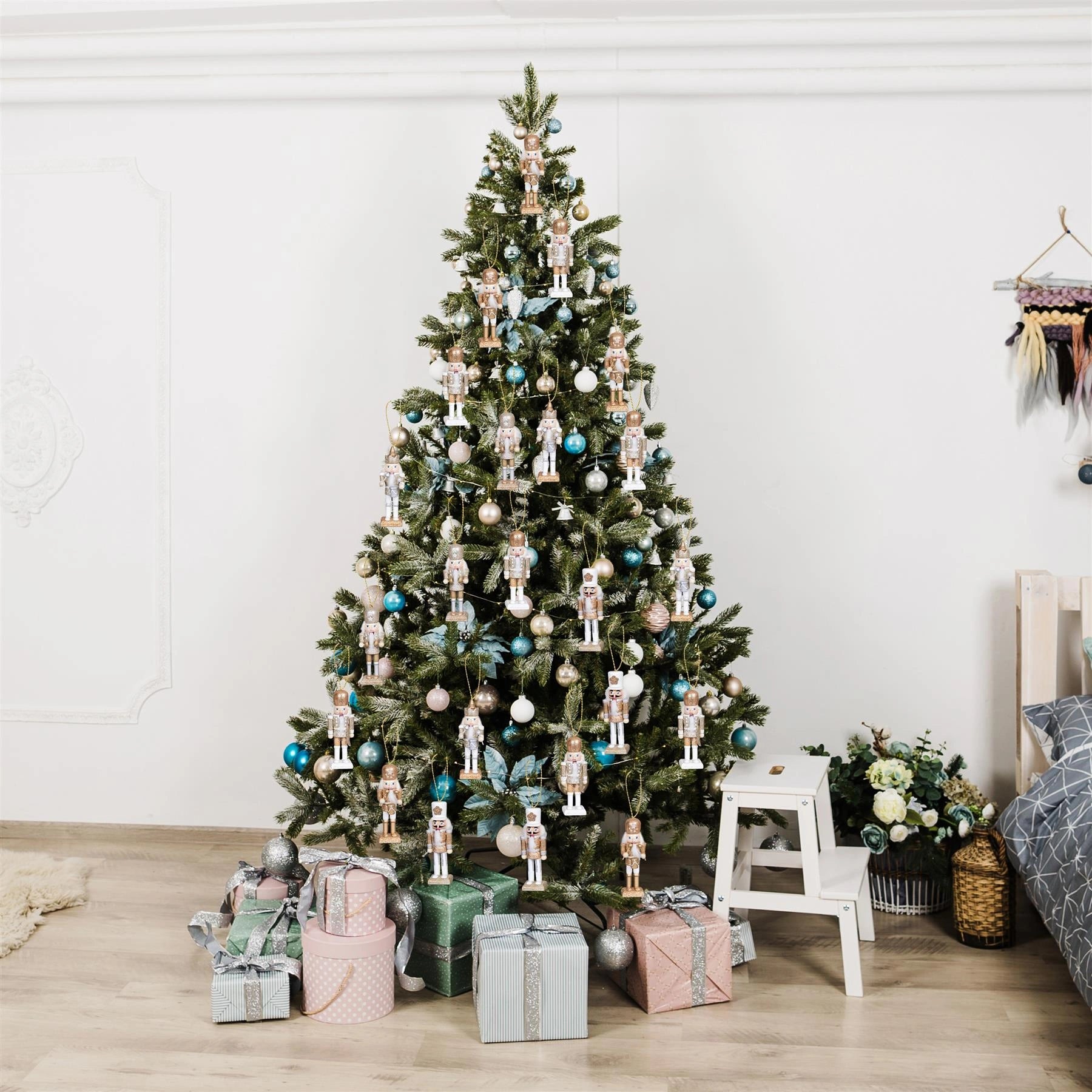 Christmas Nutcrackers Decor Wooden Figures Xmas Ornament 5Pcs Gold Silver White