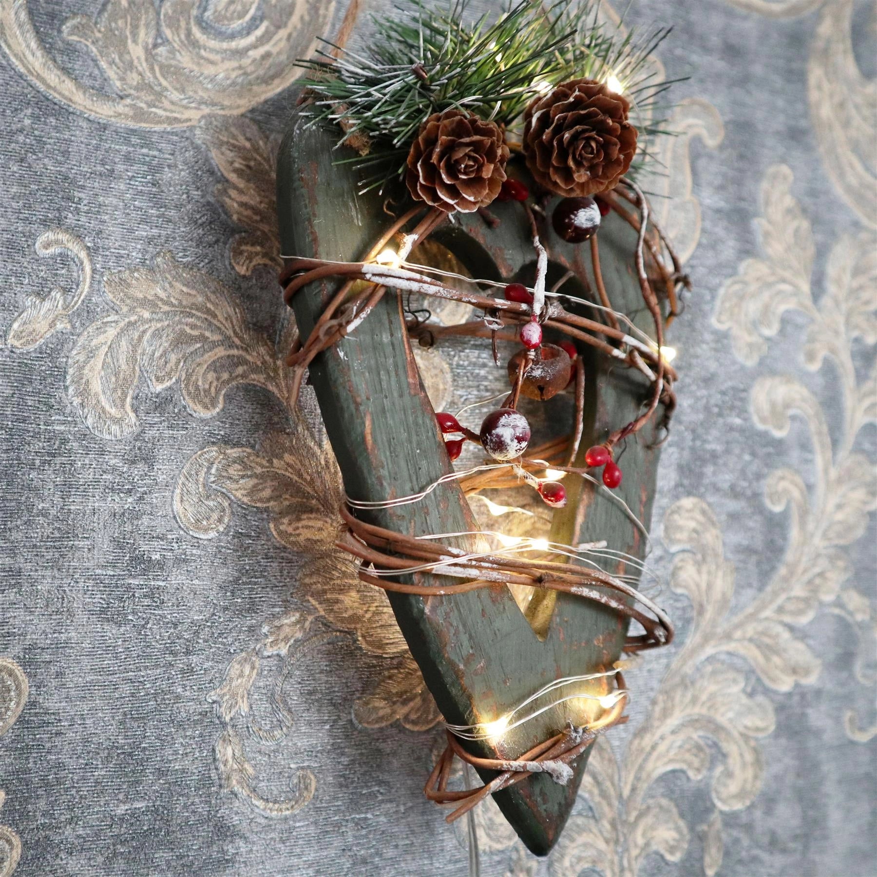 Green Heart Decorations With 15 Leds