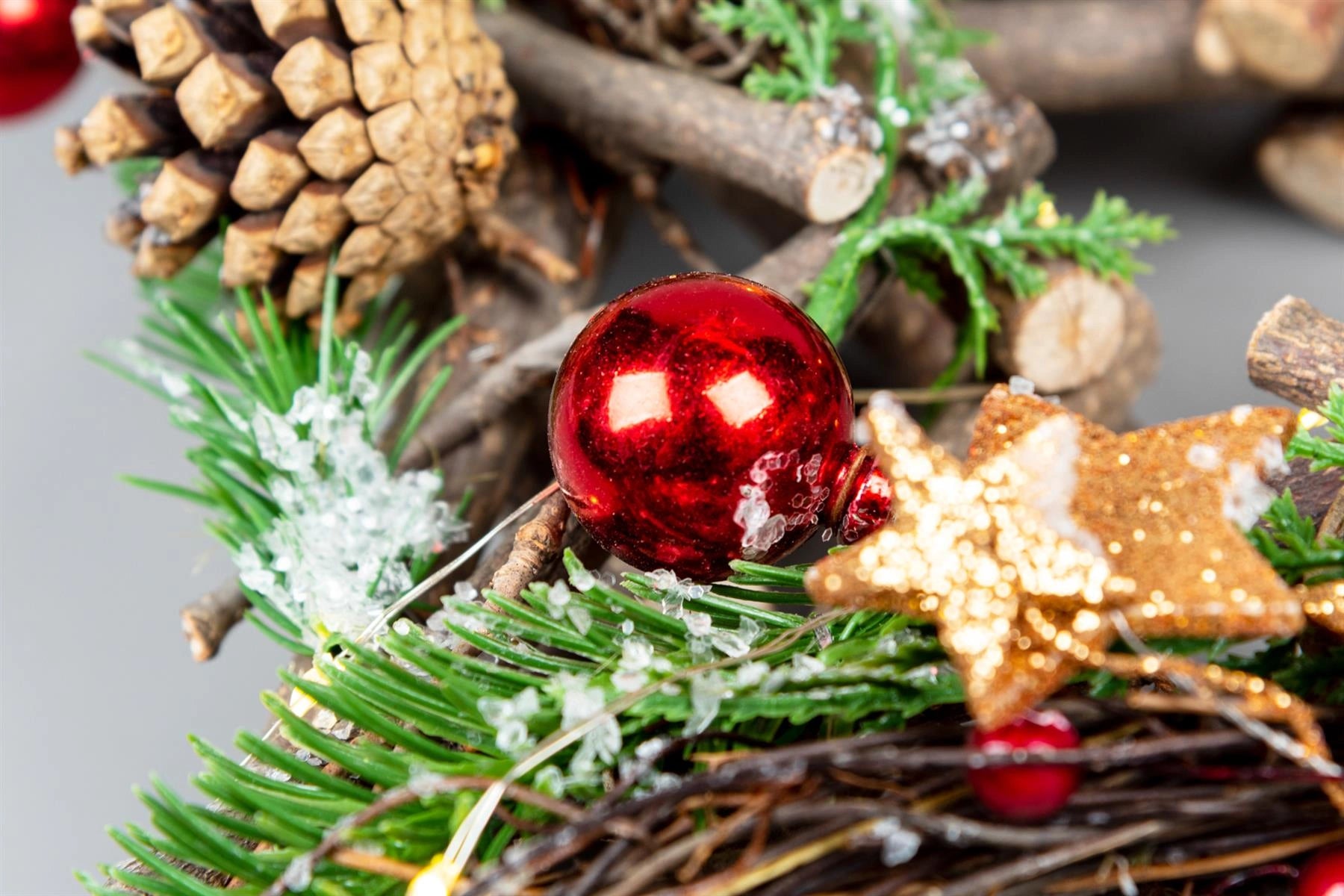 35Cm B/O Led Twig Hanging Star Red/Brown