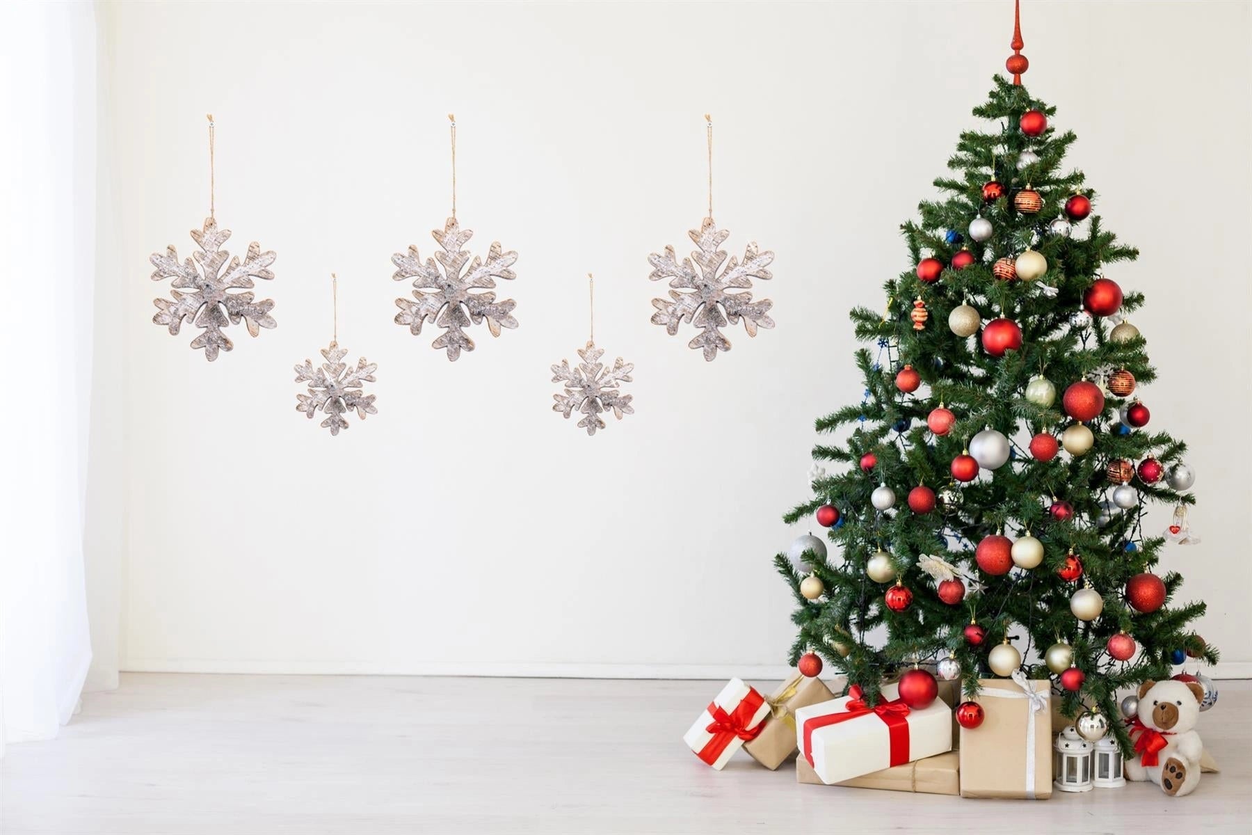 16cm Snowflake Christmas Hanging Decoration Wooden Birch Bark Wall Xmas Ornament