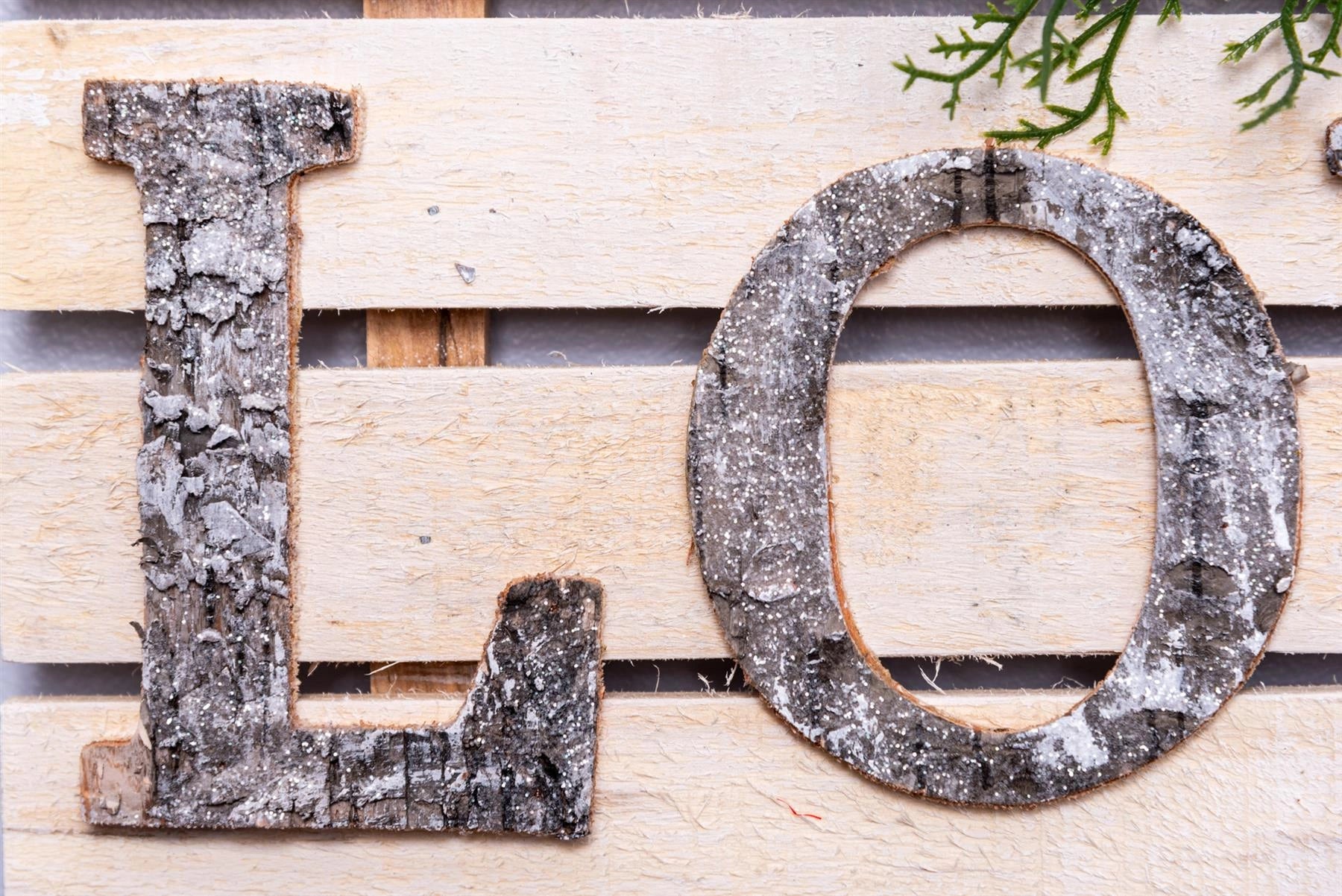 Love Wooden Frame Christmas Hanging Ornament Wall Plaque Festive Home Door Decor