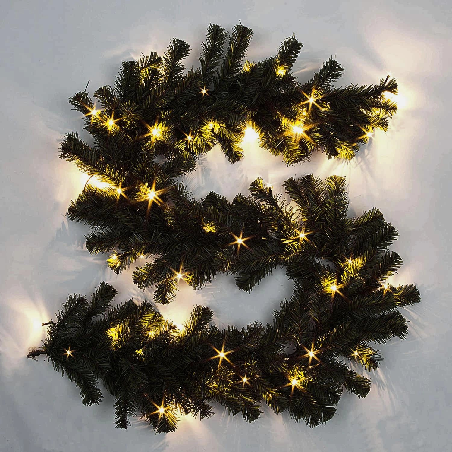Pre-Lit Alaskan Pine Warm White Leds Black Garland 200Cm