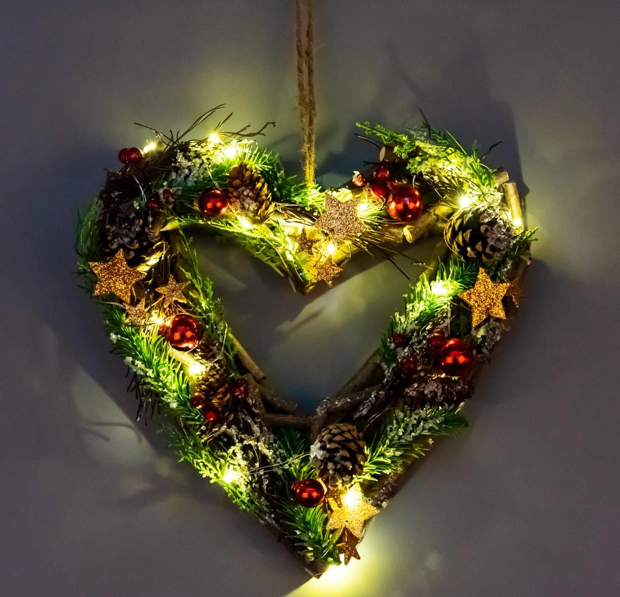 30Cm B/O Led Twig Hanging Heart Red/Brown