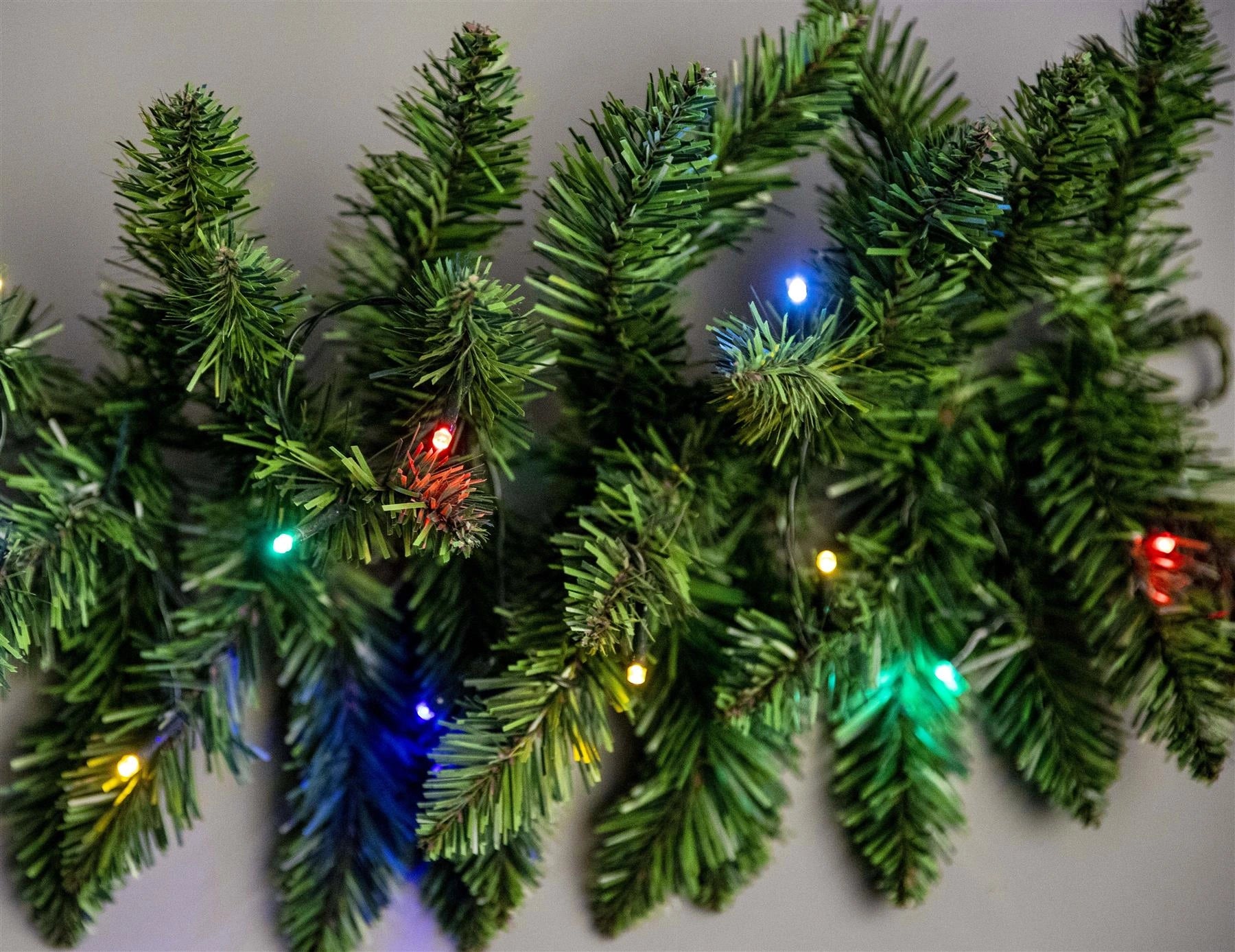 Green Christmas Garland Pre Lit Artificial Bushy Pine Wall Door XMAS Home Decor