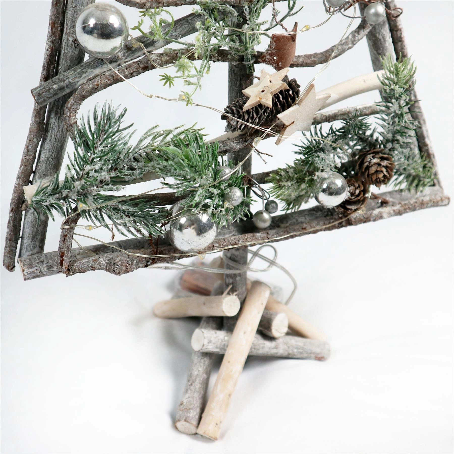 B/O Wooden Treee With 20 Leds Rustic 28X48Cm