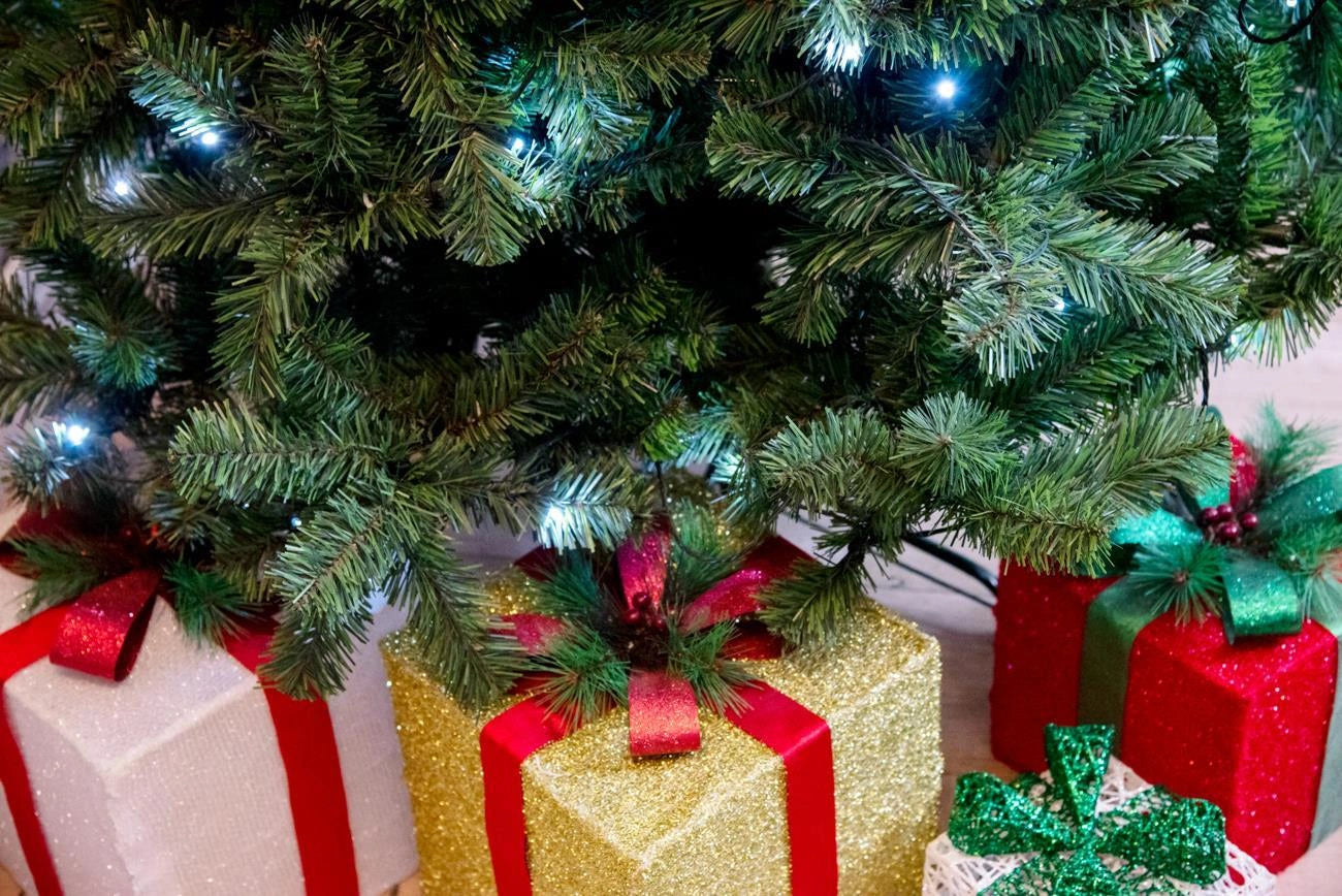 Pre-Lit Christmas Tree Green LED Lights Bushy Pine Outdoor XMAS Home Decor 4FT