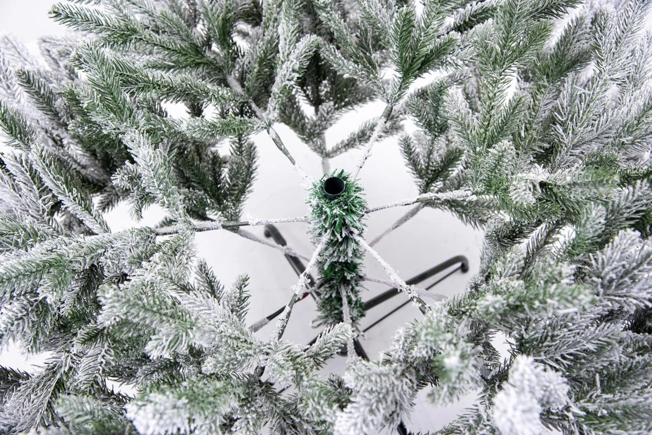 SHATCHI Frosted Snow Flocked Green Oregon Pine Tips Bushy Artificial Christmas Tree Holiday Luxurious Home Xmas Festive Decorations, PVC, 7FT