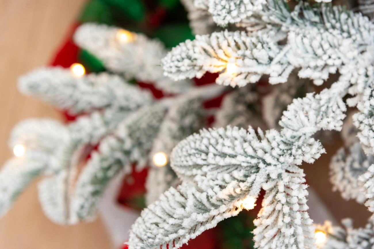 Christmas Tree Pre Lit Flocked Snow Covered Luxury Hinged Xmas Home Decor 6FT