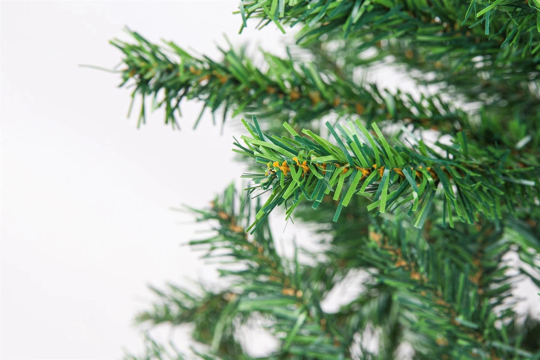 Classic Green Christmas Tree 6 Feet Boston Pine 478 Tips Xmas Home Decoration