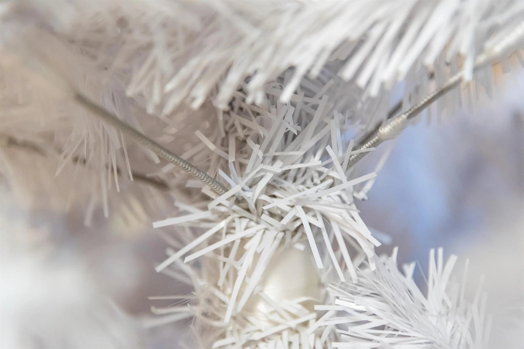 6FT Christmas Tree Xmas White Artificial Bushy Pine Outdoor Xmas Home Decoration