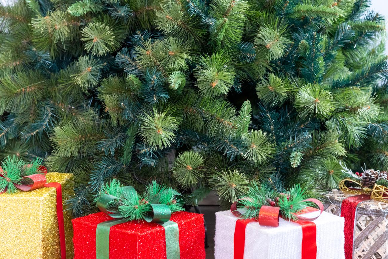 7FT Christmas Tree Green Xmas Artificial Bushy Pine Outdoor Xmas Home Decoration